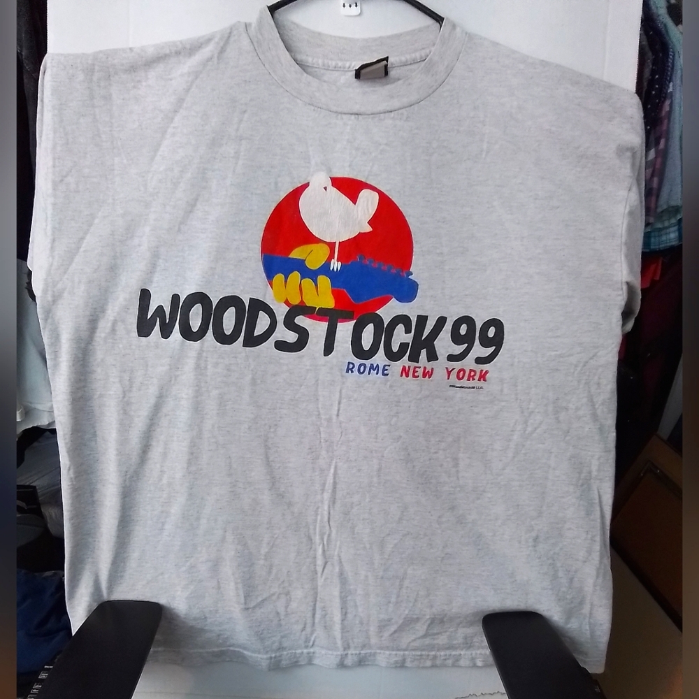 Authentic Vintage 1999 "Woodstock" Event T-Shirt
